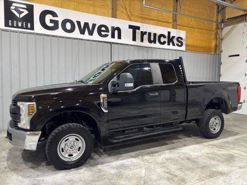 Used 2018 Ford F250 XL w/ Power Equipment Group AWD/4WD image 4