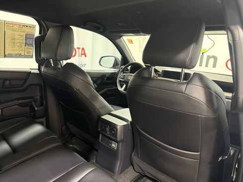 Used 2025 Toyota 4Runner TRD Off-Road AWD/4WD image 16
