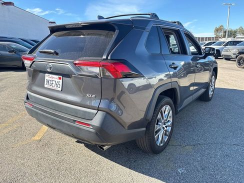 Used 2023 Toyota RAV4 XLE Premium image 7
