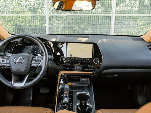 Used 2023 Lexus NX 250 FWD w/ Premium Package image 12