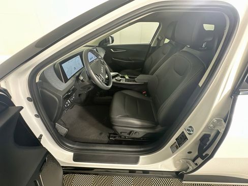Used 2023 Kia EV6 Wind RWD image 13