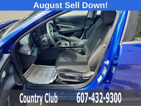 Certified 2024 Hyundai Elantra SEL w/ Convenience Package FWD image 11