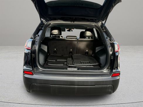 Used 2019 Jeep Cherokee Latitude Plus w/ Cold Weather Group image 49