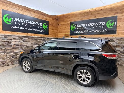 Used 2014 Toyota Highlander XLE AWD/4WD image 11