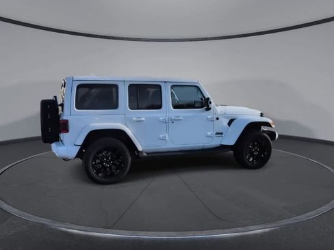 Used 2021 Jeep Wrangler Unlimited Sahara image 9