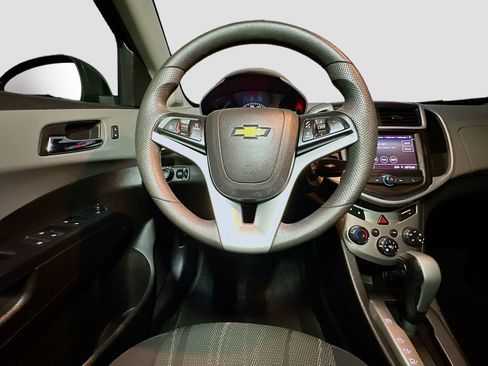 Used 2020 Chevrolet Sonic LT FWD image 30