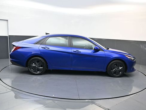 Certified 2023 Hyundai Elantra SEL image 2