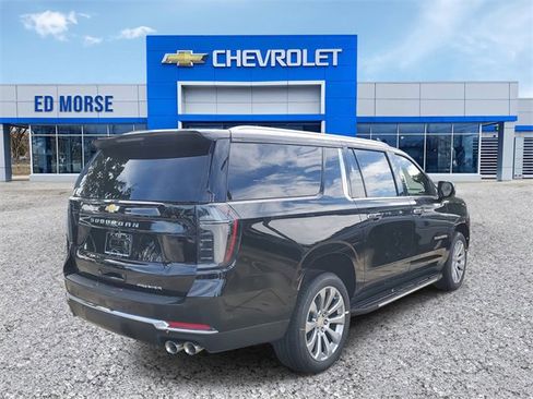 New 2025 Chevrolet Suburban Premier image 3
