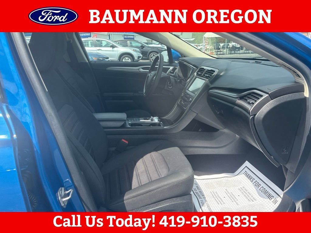 Used 2020 Ford Fusion SE FWD image 10