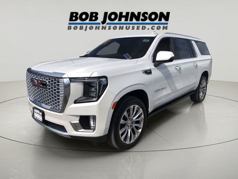 Used 2024 GMC Yukon XL Denali AWD/4WD image 11