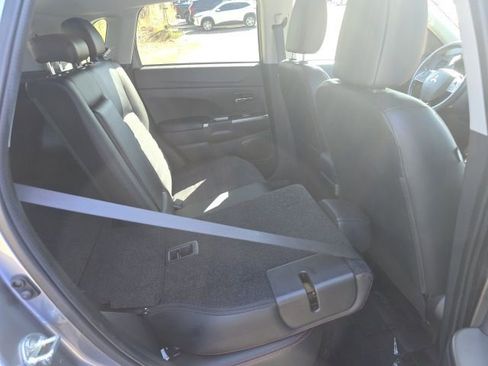 Used 2024 Mitsubishi Outlander Sport SE image 32