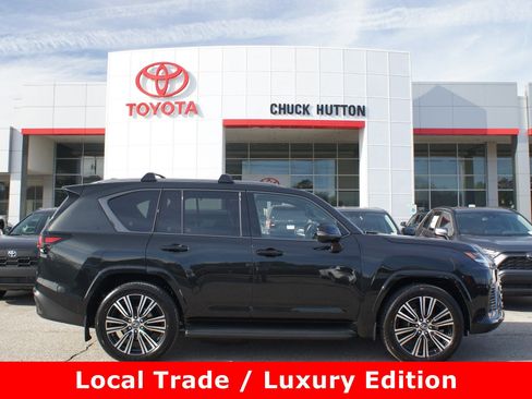 Used 2025 Lexus LX 700h Luxury image 1