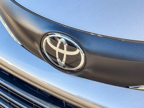 New 2026 Toyota Sienna LE FWD image 10