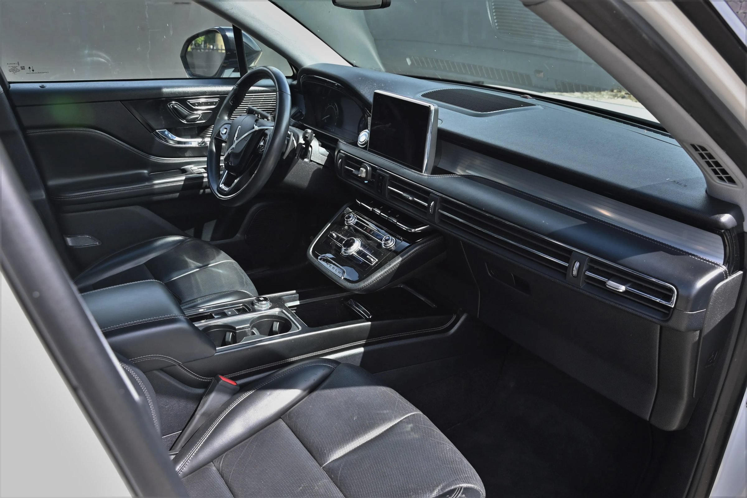 Used 2021 Lincoln Corsair FWD w/ Premium Package image 14