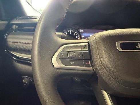 Used 2025 Jeep Compass Trailhawk AWD/4WD image 20
