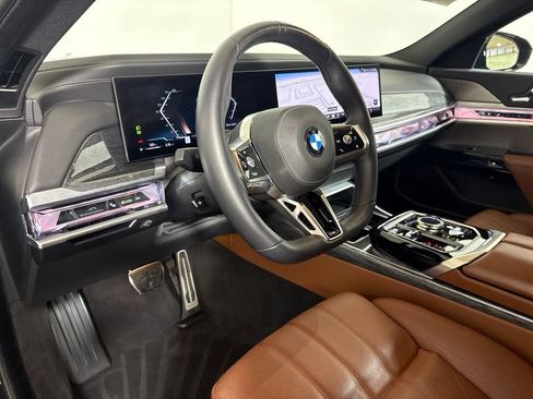 Certified 2025 BMW 740i xDrive w/ Premium Package AWD/4WD image 28
