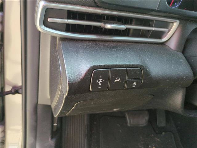 Used 2023 Hyundai Elantra SEL FWD image 11