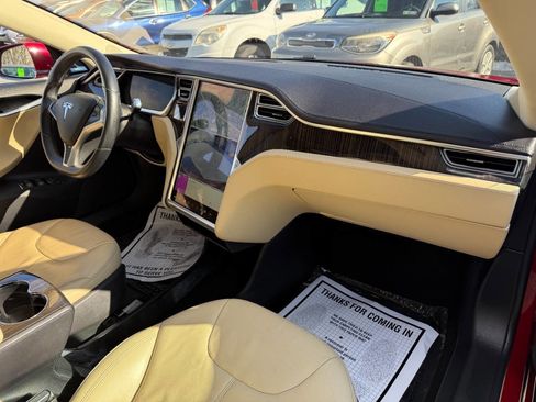 Used 2013 Tesla Model S Long Range image 32