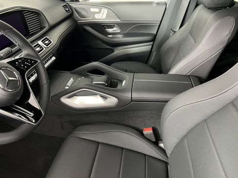 Used 2025 Mercedes-Benz GLE 350 4MATIC image 4