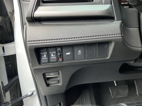 Certified 2025 Honda Odyssey EX-L image 19