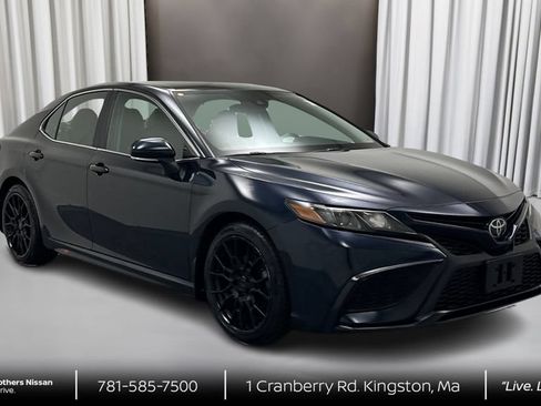 Used 2021 Toyota Camry SE w/ TRD Appearance Package (TMS) FWD image 3