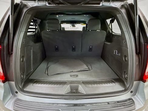 Used 2024 GMC Yukon XL SLT w/ SLT Luxury Package image 29