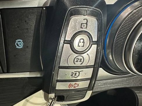 Used 2020 Ford Escape SEL AWD/4WD image 16