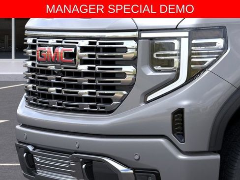 Used 2026 GMC Sierra 1500 Denali w/ Denali Reserve Package AWD/4WD image 13