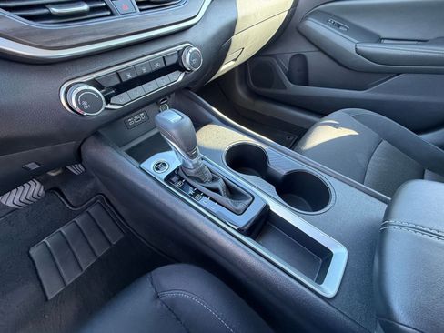 Used 2025 Nissan Altima 2.5 SV image 39