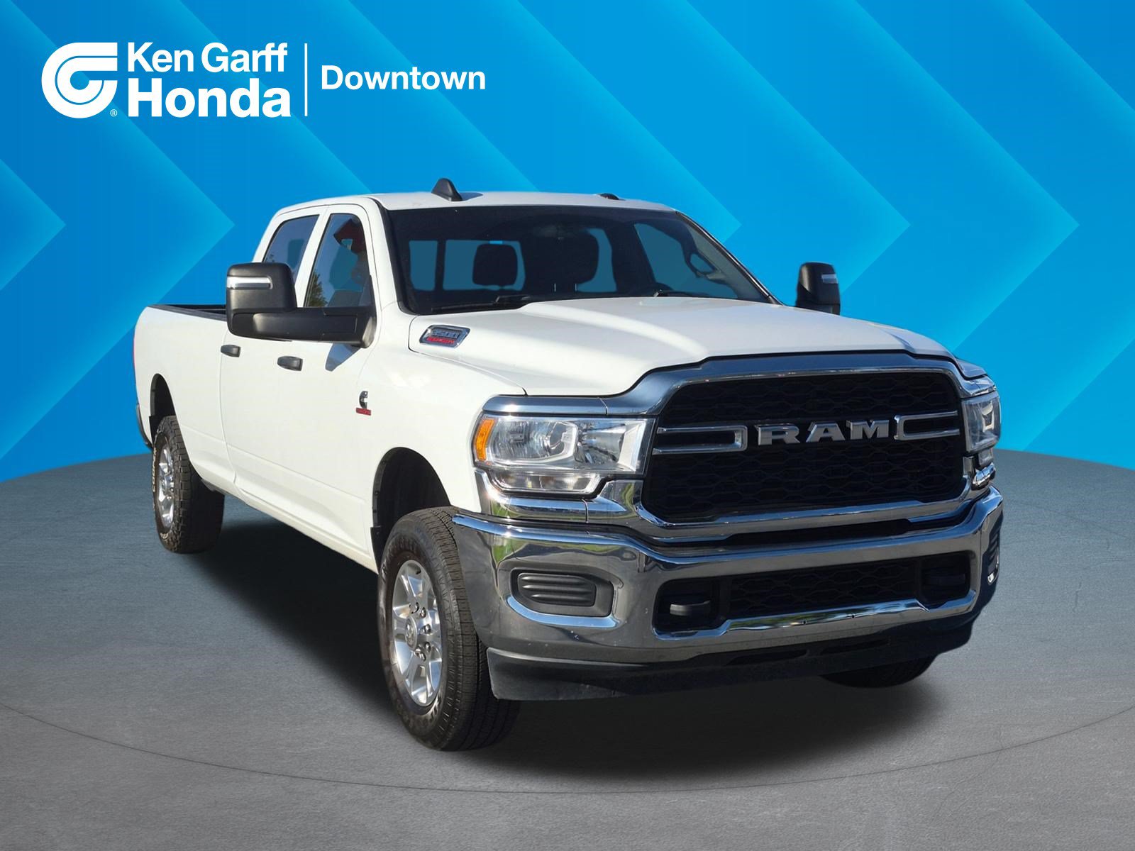 Used 2024 RAM 3500 Tradesman w/ Chrome Appearance Group AWD/4WD image 1