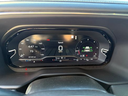 Used 2023 GMC Yukon XL Denali image 11