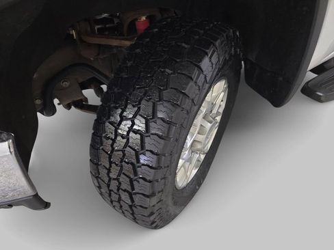 Used 2020 Chevrolet Silverado 2500 LT w/ Z71 Off-Road Package image 31