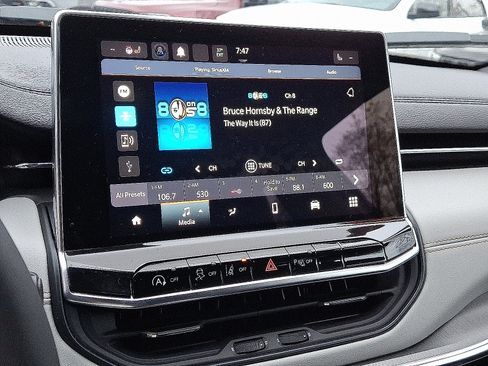 Certified 2023 Jeep Compass Limited AWD/4WD image 17