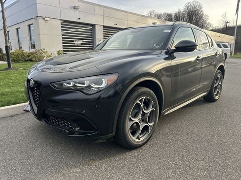 New 2026 Alfa Romeo Stelvio Sprint w/ Convenience Package image 4