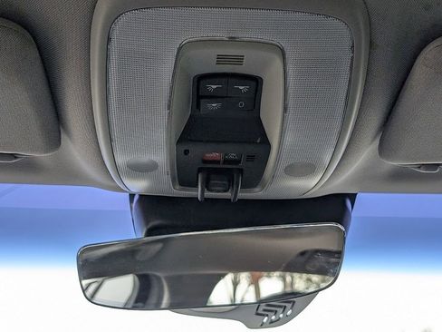 Used 2017 Volvo V60 T5 Premier w/ Convenience Package image 25