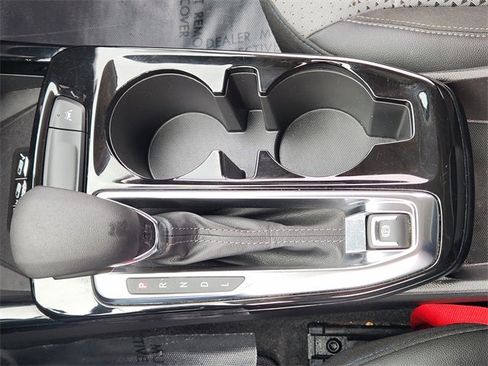 Certified 2024 Chevrolet Trax LT w/ Sunroof Package image 20