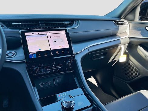 New 2025 Jeep Grand Cherokee L Limited w/ Black Appearance Package image 23