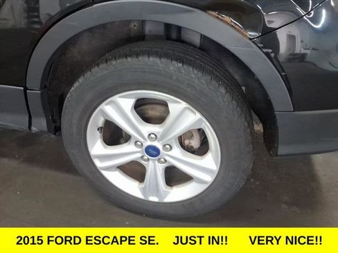 Used 2015 Ford Escape SE image 9