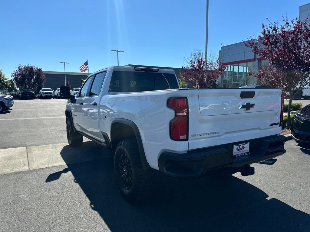 Used 2026 Chevrolet Silverado 2500 ZR2 w/ LPO, Dark Essentials Package AWD/4WD image 3