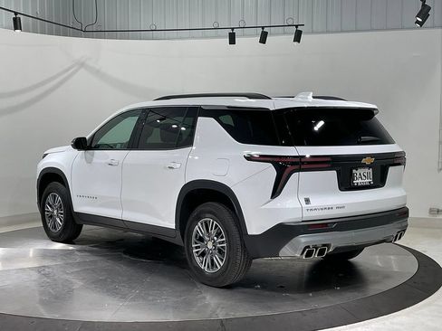 Used 2025 Chevrolet Traverse LT AWD/4WD image 14