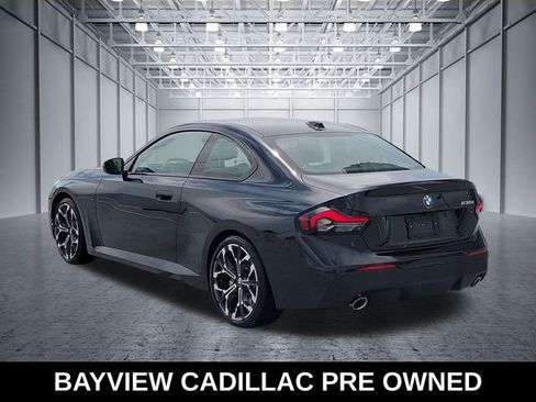 Used 2025 BMW 230i Coupe w/ Convenience Package RWD image 3