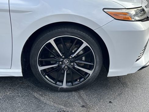 Used 2020 Toyota Camry XSE image 14