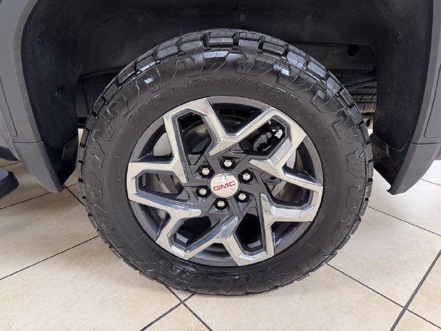 Used 2023 GMC Sierra 1500 SLT AWD/4WD image 22