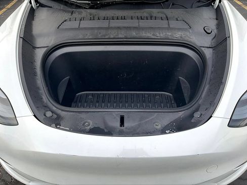 Used 2024 Tesla Model Y Long Range AWD/4WD image 30