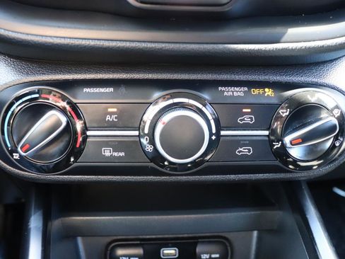 Used 2023 Kia Soul LX FWD image 30