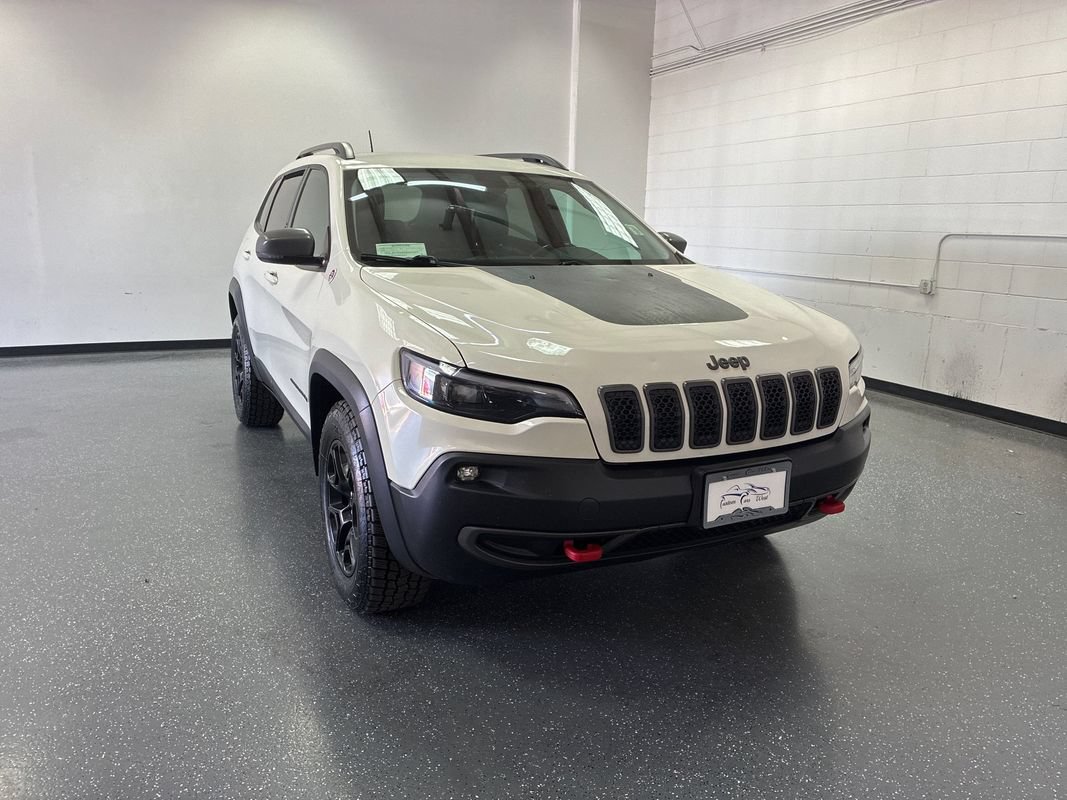 Used 2019 Jeep Cherokee Trailhawk w/ Cold Weather Group AWD/4WD image 1