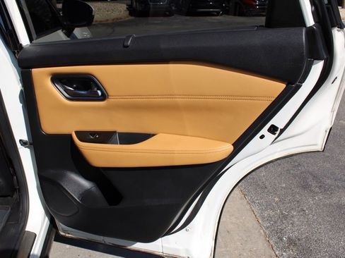 Used 2021 Nissan Rogue Platinum image 25