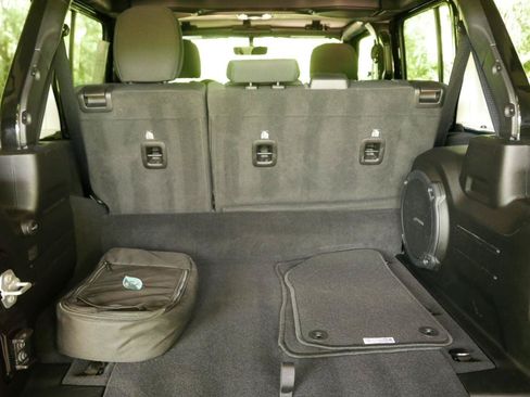 Used 2021 Jeep Wrangler Unlimited Rubicon 4xe w/ Cold Weather Group AWD/4WD image 28