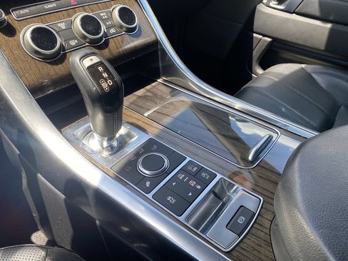 Used 2017 Land Rover Range Rover Sport SE AWD/4WD image 10
