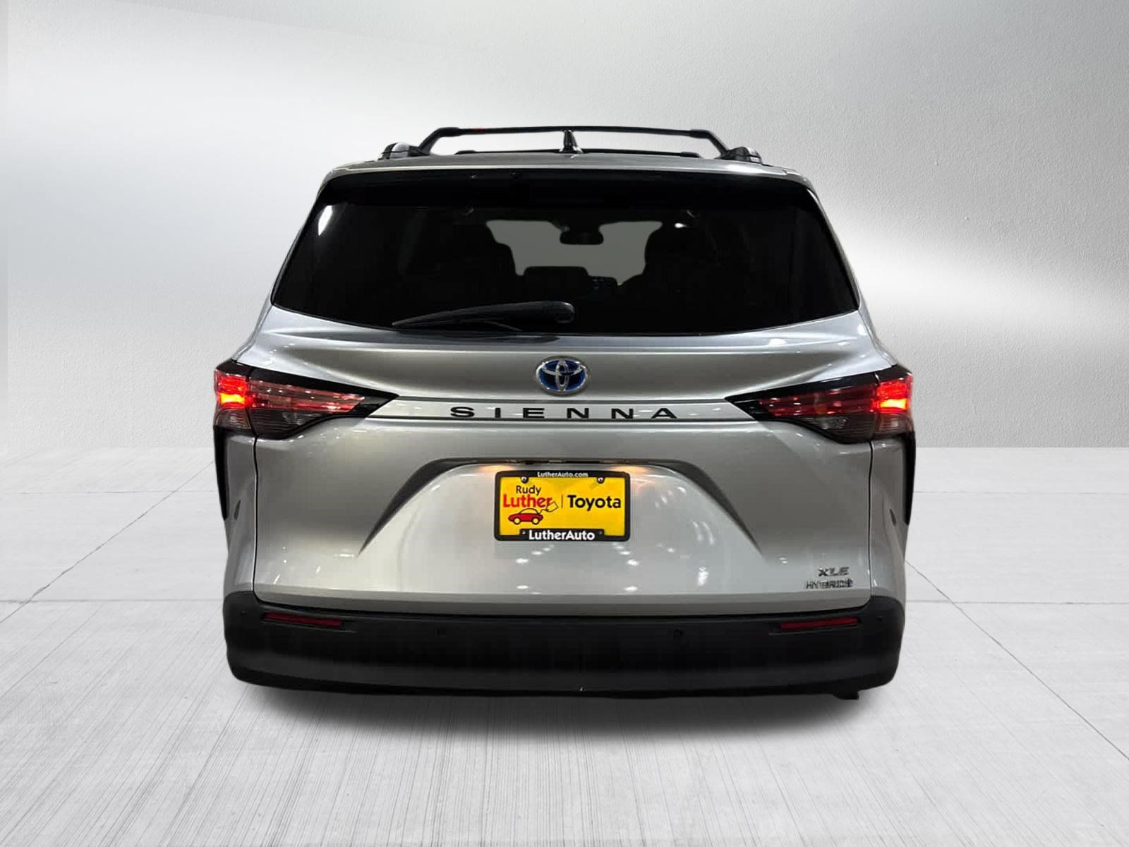 Used 2021 Toyota Sienna XLE AWD/4WD image 5